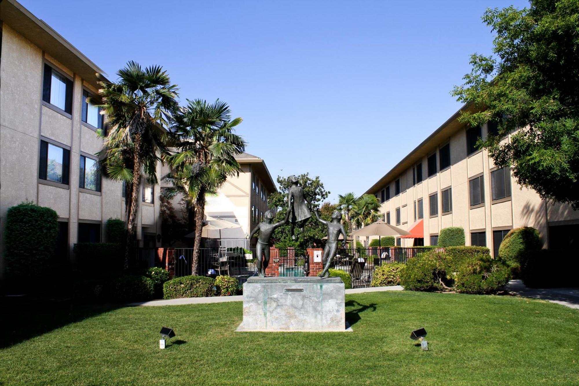 University Square Hotel Fresno Ngoại thất bức ảnh